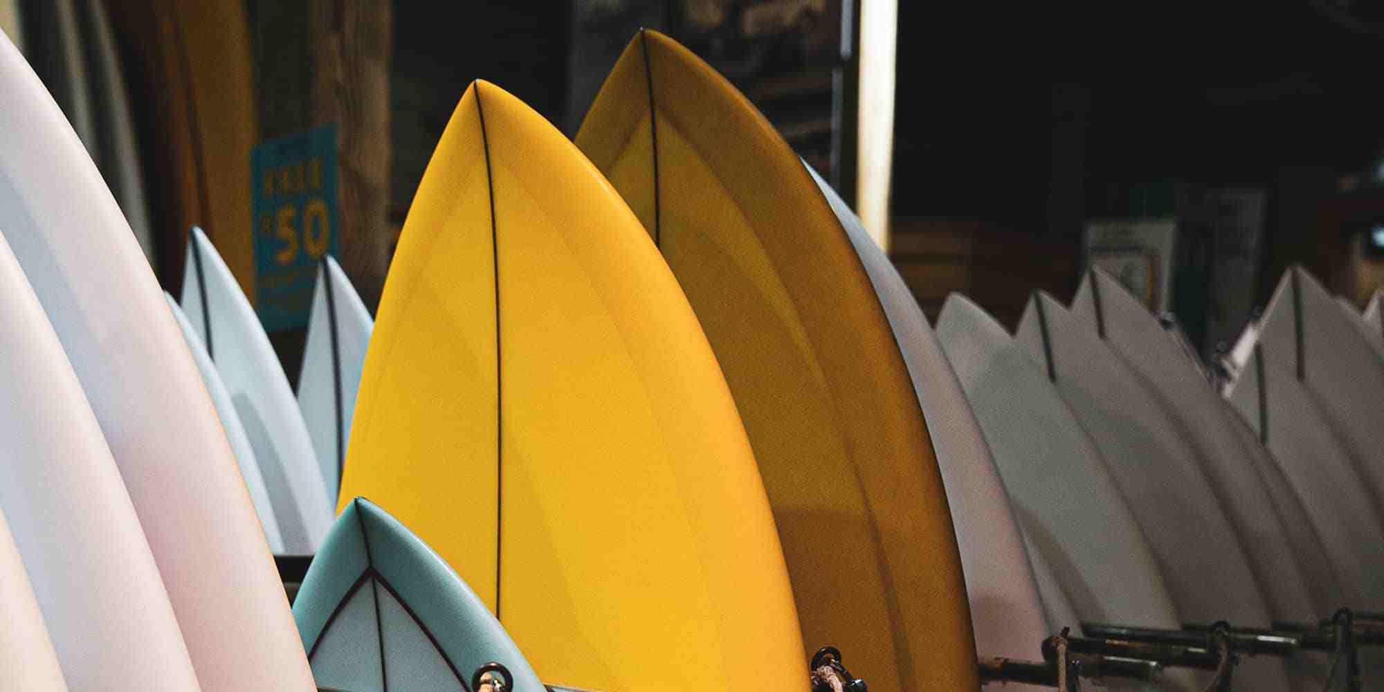 Comment Appelle-t-on la forme d'une planche de surf ?