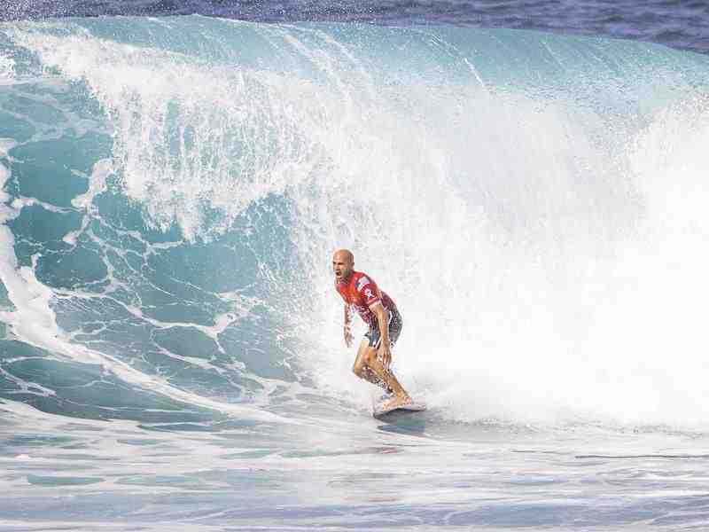 Qui est le champion du monde de surf 2021 ?