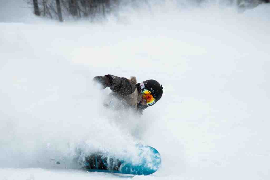 Est-ce facile de faire du snowboard ?