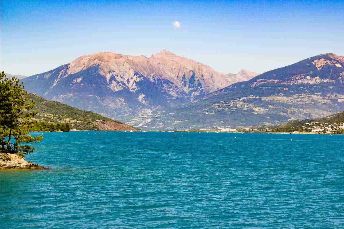 Quel est le deuxième plus grand lac de France ?